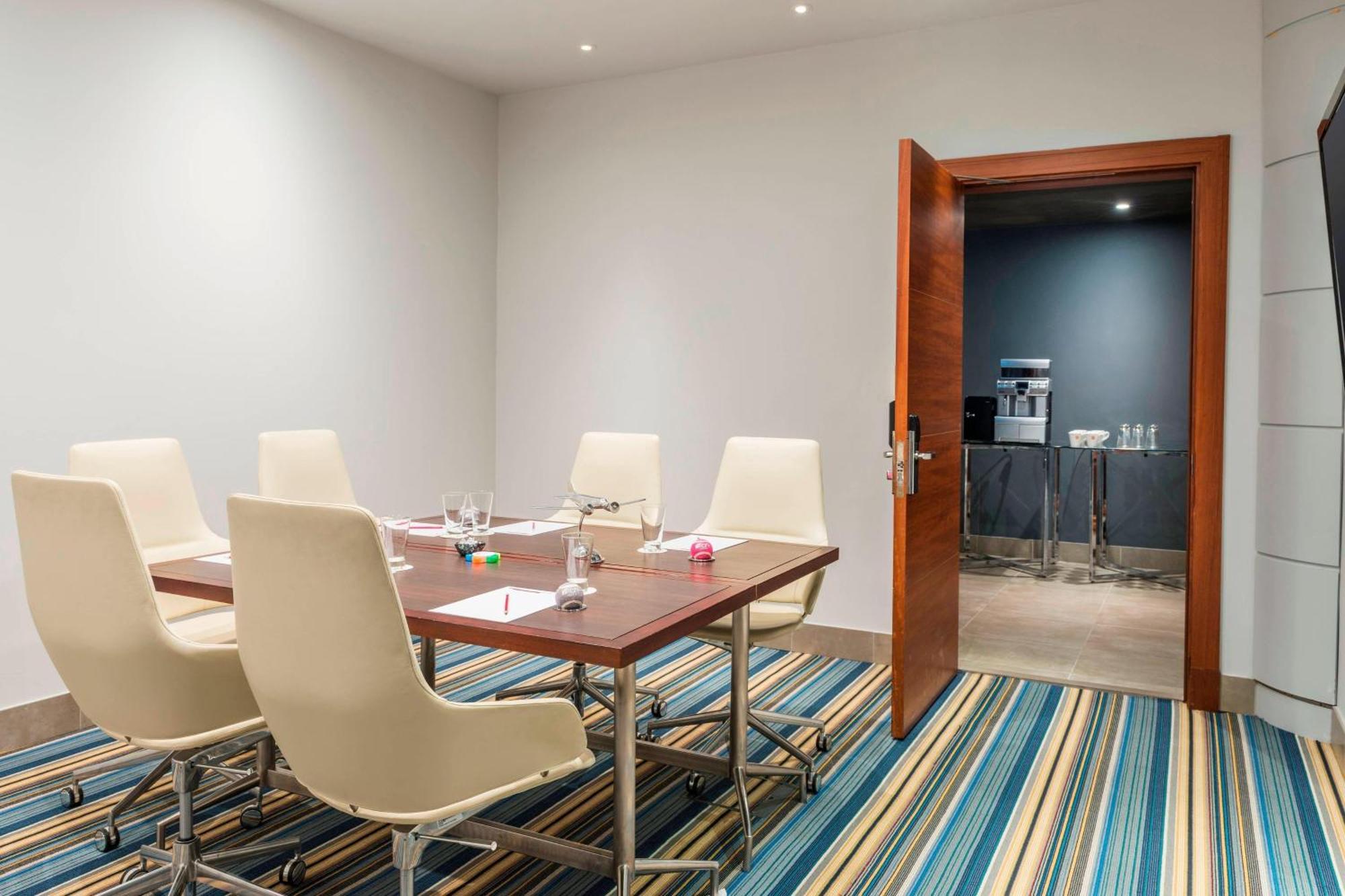 Hotel Aloft Abu Zabi Zewnętrze zdjęcie